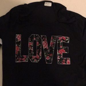 Love T-Shirt (XL NEW)